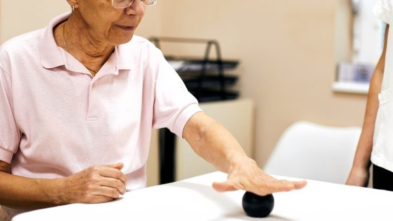 Guided therapeutic exercise during physical therapy